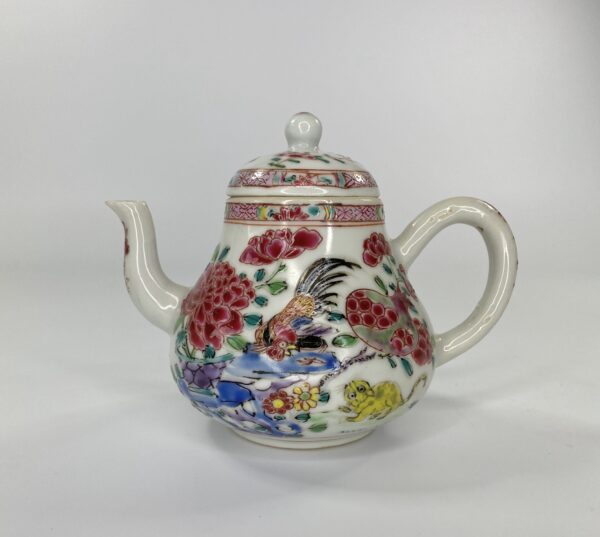 Chinese cockerel and cat teapot, c. 1740, Qianlong Period.