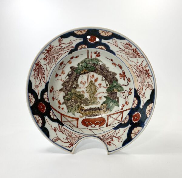 Japanese ‘Imari’ barbers bowl, c. 1700. Edo Period Japanese ‘Imari’ barbers bowl, c. 1700. Edo Period. top
