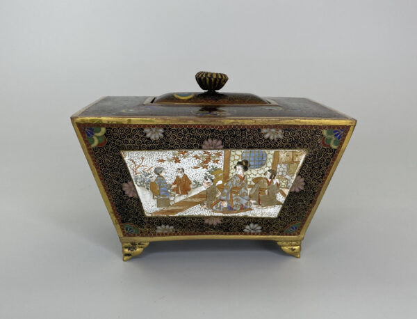Japanese cloisonné koro & cover. c. 1890. Meiji Period. japanese people on box