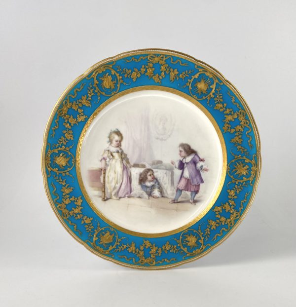 Mintons porcelain plate, signed L.E.Sieffert, c. 1880 Mintons porcelain plate, signed L.E.Sieffert, c. 1880