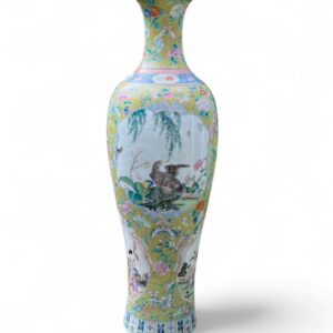 Chinese porcelain vase, famille rose, c. 1880. Qing Dynasty.
