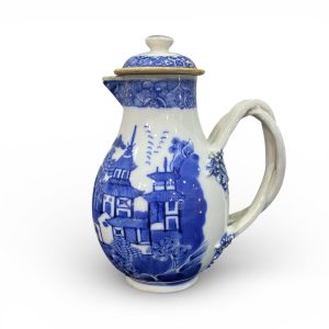 Chinese porcelain cream jug & cover, c. 1760, Qianlong.