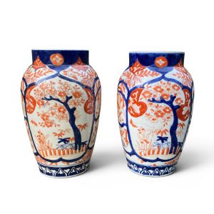Pair Imari porcelain vases, Japan, c. 1890, Meiji Period.