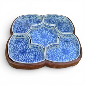 Chinese porcelain segmented sweetmeat dishes, c. 1800.