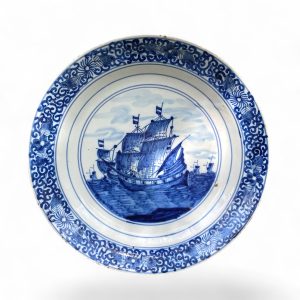 Dutch Delft shipping dish, De Klaauw factory, c. 1720.