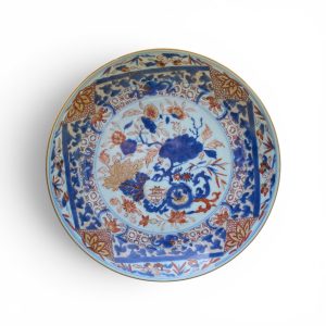 Chinese Imari porcelain dish, 18th Century, Qing Dynasty.