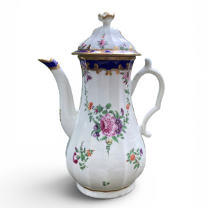 Worcester porcelain coffee pot & cover, c. 1770