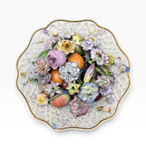 Meissen porcelain trompe l’oeil dish, c. 1750.